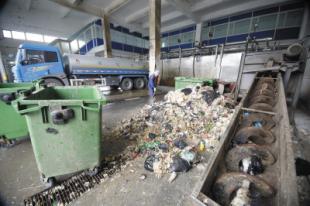 武漢環保新舉措 首批餐廚垃圾場年底投用，融合人工造浪設備提升處理效率